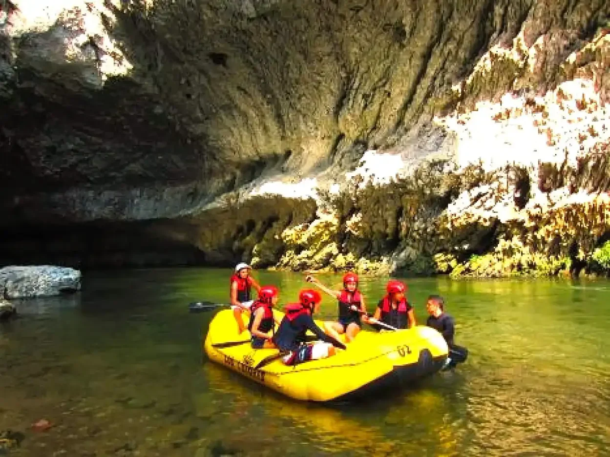 Reserva Natural Rio Claro de Rafting — turismo pedagógico en Colombia