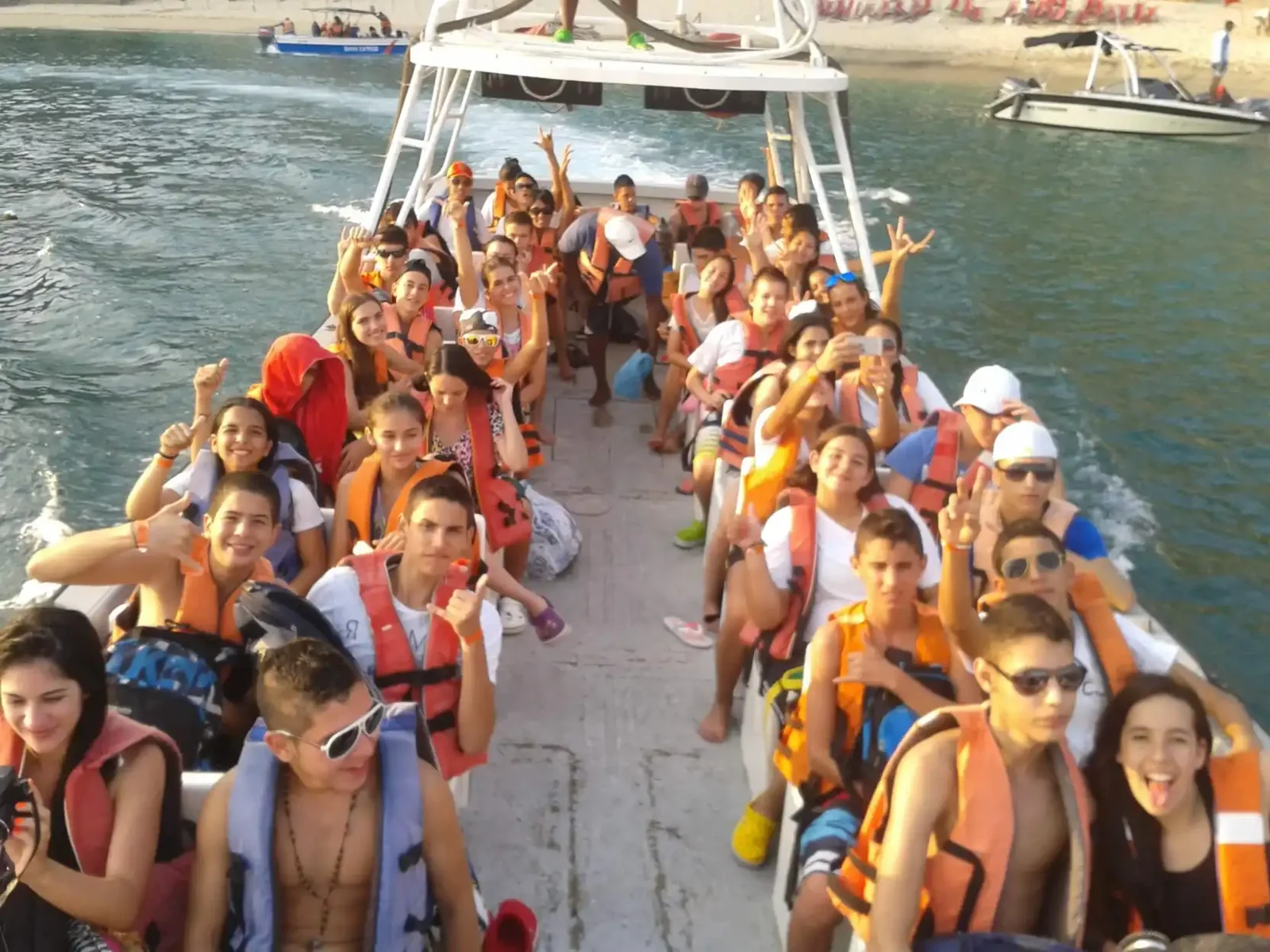 Colegio Jefferson — Playa Blanca